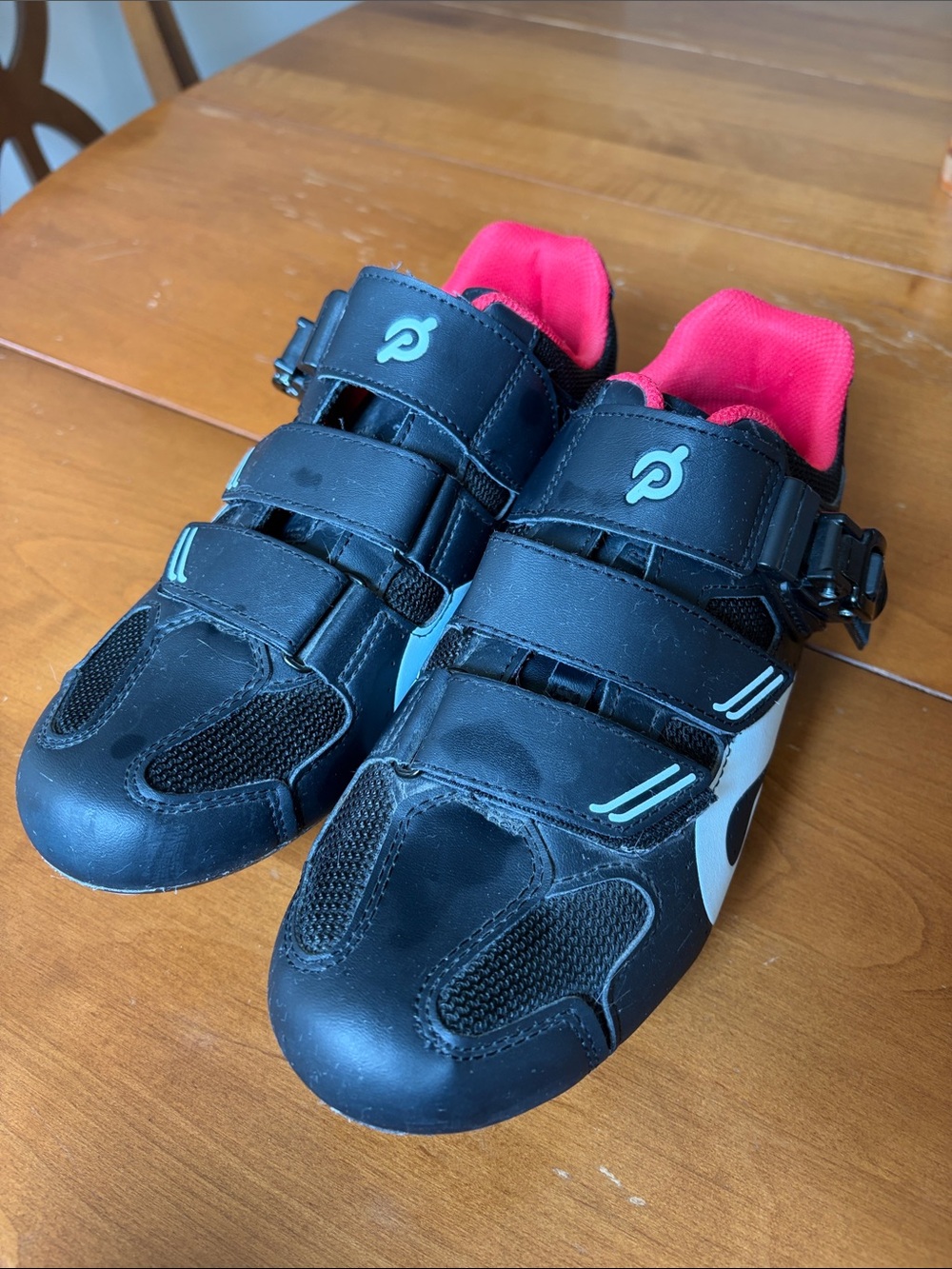 Women’s Peloton shoes with clips